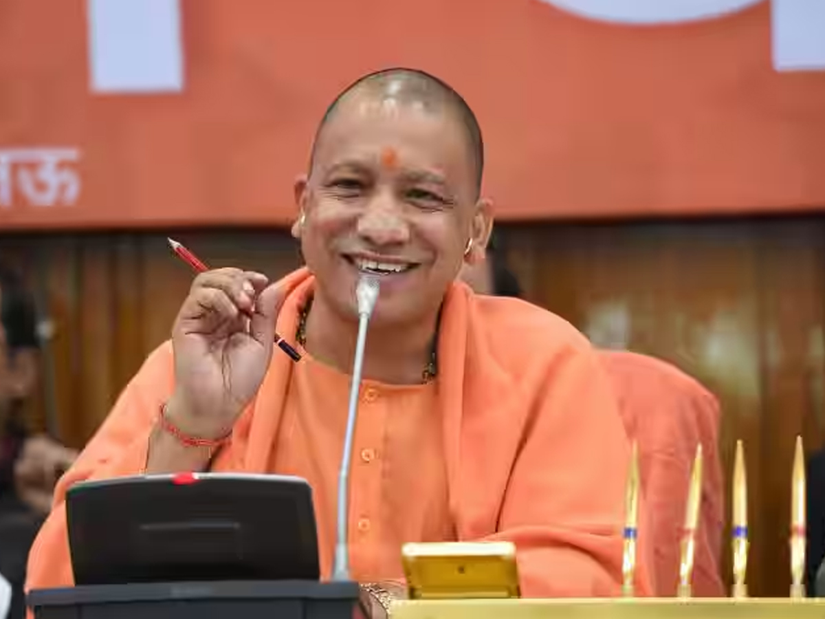 योगी सरकार के सेवामित्र पोर्टल से बदली तस्वीर, घर बैठे कामगारों को मिल रहा रोजगार, जानिए कैसे