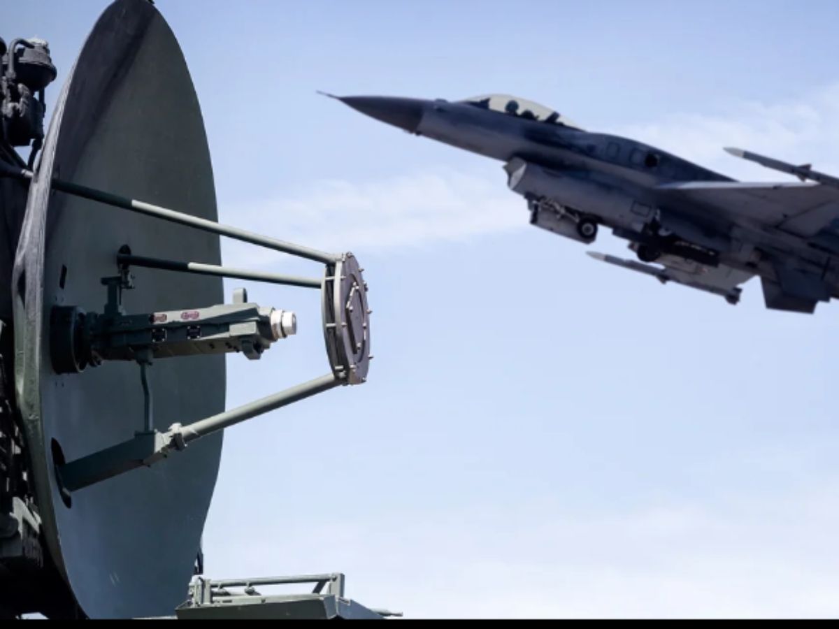 DRDO से बड़ा डिफेंस ऑर्डर मिलते ही दौड़ा ये मल्टीबैगर स्टॉक, 5 साल में दे चुका है 2400% का शानदार रिटर्न