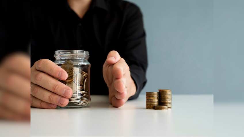 इस स्कीम में न पैसा डूबेगा, न Tax लगेगा... और मिलेगा 8% तक का बंपर रिटर्न: ये है 5 साल वाला कमाल का निवेश