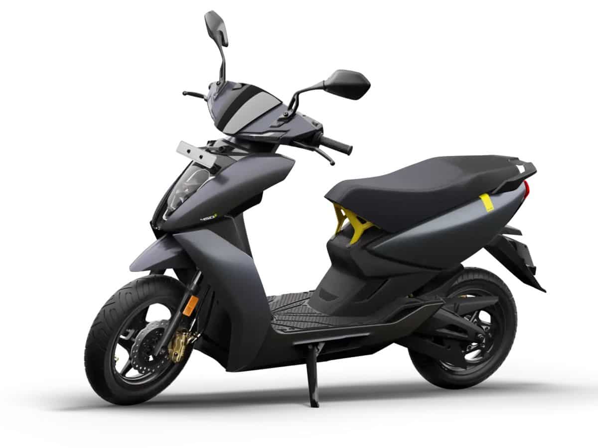 Ather लाया नया 450S स्कूटर, सिंगल चार्ज में चलेगा 161 KM, Ola और TVS को सीधी टक्कर, जानिए क्या है कीमत