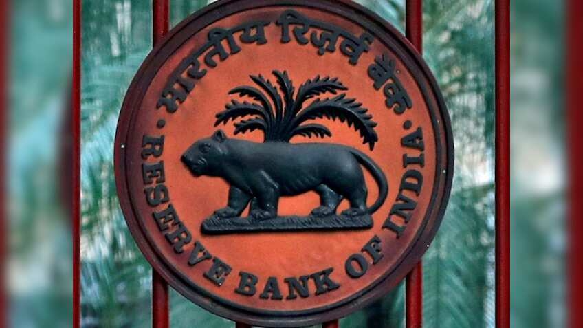 आम आदमी को RBI से मिली 2 बड़ी राहत! नॉमिनी को नहीं लगाना होगा बैंक का चक्कर, अकाउंट और लॉकर तक पहुंच होगी आसान