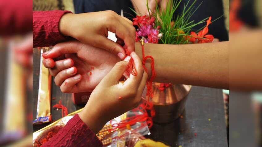 Raksha Bandhan पर बहनों को सरकारों ने दिया तोहफा! यूपी-हरियाणा समेत 6 राज्यों में बस का किराया हुआ माफ