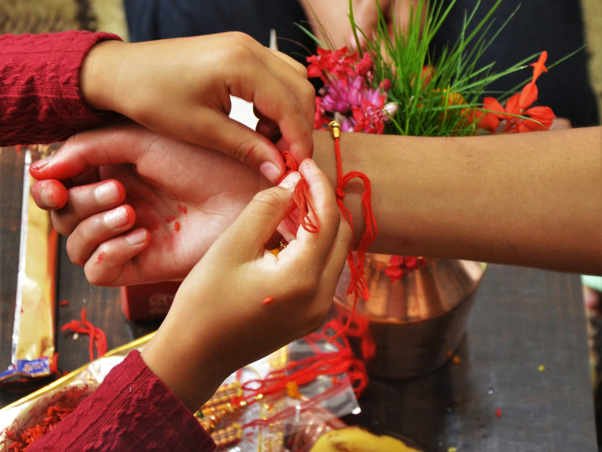 Raksha Bandhan पर बहनों को सरकारों ने दिया तोहफा! यूपी-हरियाणा समेत 6 राज्यों में बस का किराया हुआ माफ
