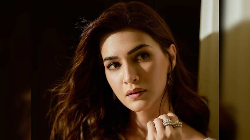 समंदर किनारे डुप्लेक्स पेंटहाउस के लिए कृति सेनन ने पानी की तरह बहाया पैसा, बाजार भाव से ₹31 करोड़ महंगा