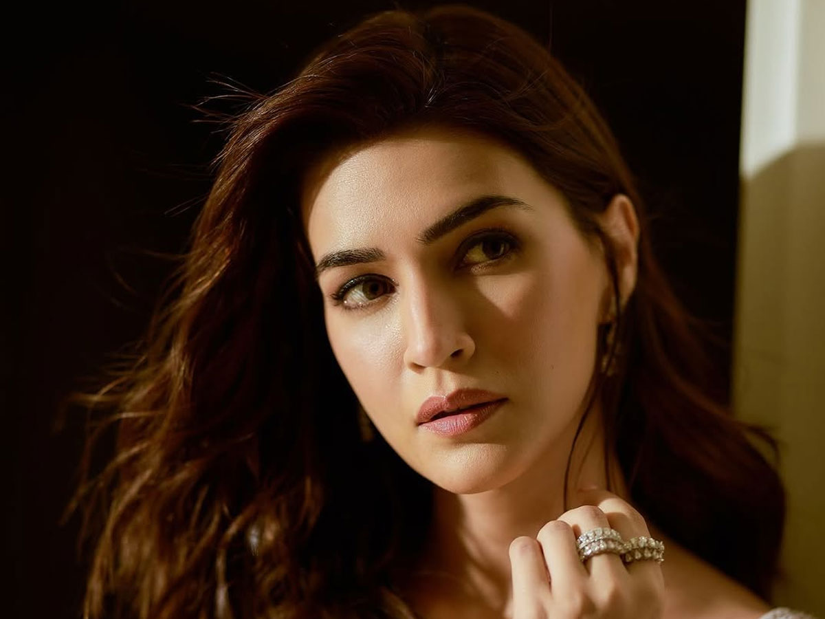 समंदर किनारे डुप्लेक्स पेंटहाउस के लिए कृति सेनन ने पानी की तरह बहाया पैसा, बाजार भाव से ₹31 करोड़ महंगा