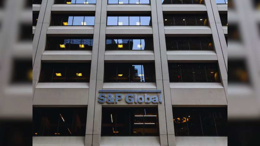 S&P ने SBI, HDFC समेत 10 बड़े फाइनेंशियल इंस्टीट्यूशंस की रेटिंग बढ़ाई, सोमवार को फोकस में रहेंगे स्टॉक्स