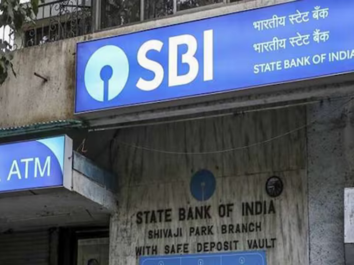 SBI ने दिया कस्टमर्स को बड़ा 'झटका'! होम लोन लेना हुआ महंगा, आपकी EMI पर पड़ेगा कितना असर