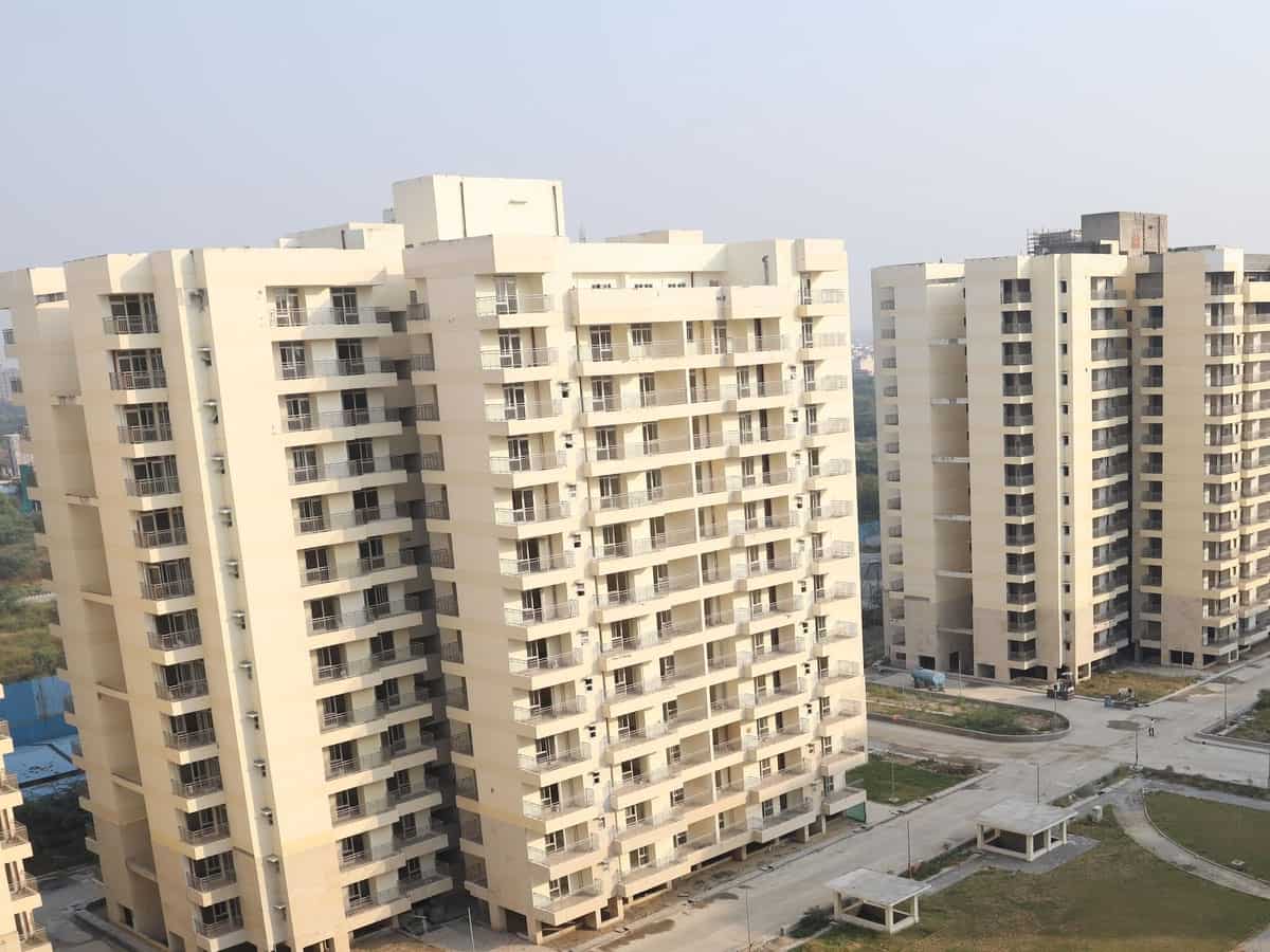 स्मार्ट निवेशक ऐसे कमाते हैं करोड़ों! प्रॉपर्टी से घर बैठे-बैठे मिलेगा दोगुना रिटर्न, गांठ बांध लें ये 4 बातें