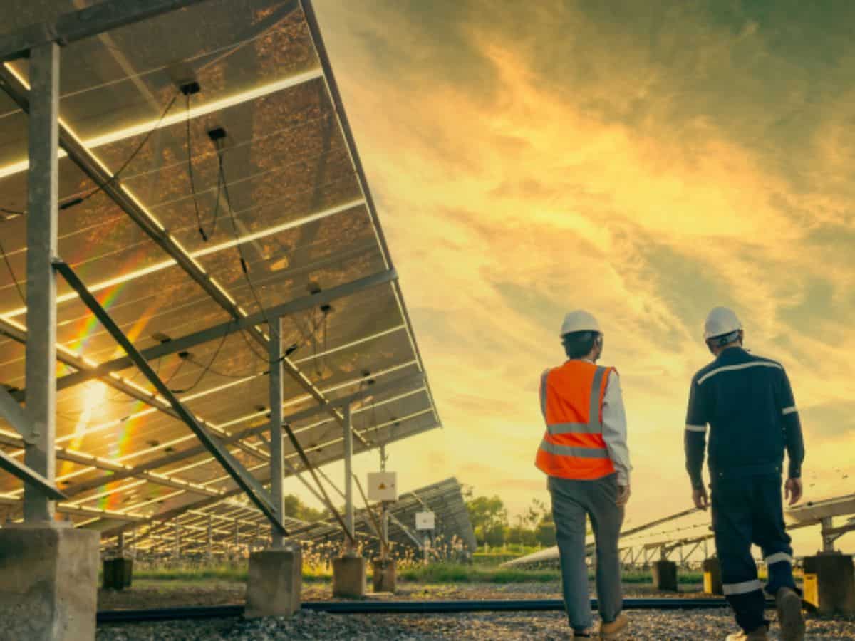 7.3 MW का ऑर्डर मिलते ही चमका Solar Stock, 7% की दिखी रैली- बस NSE पर ही लिस्टेड है कंपनी