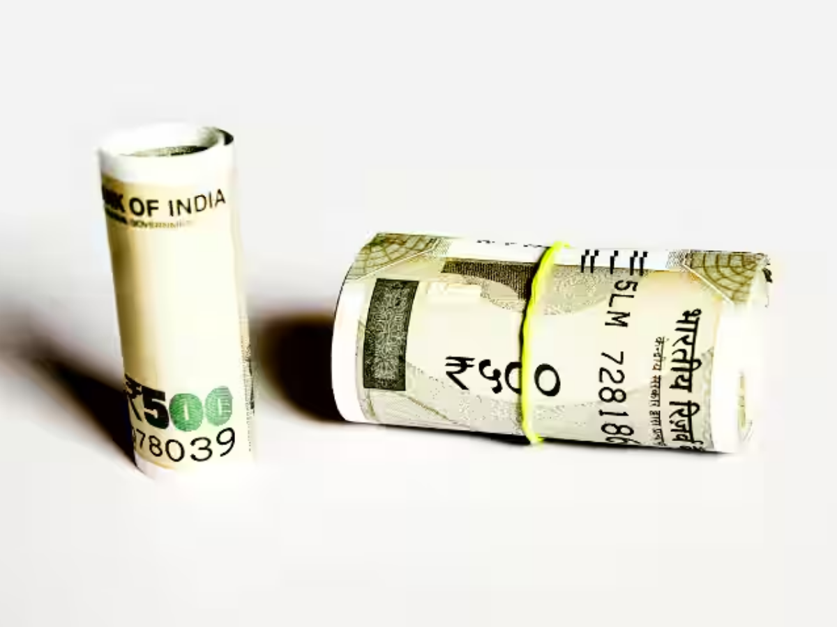 8th CPC Salary Calculator: बेसिक-पे ₹1,51,100 से बढ़कर होगी ₹2,90,112, इनकम टैक्स कटेगा ₹75,012, देखें कैलकुलेशन