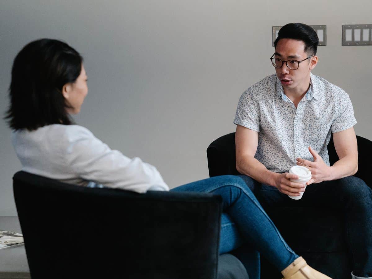 शादी से पहले सिर्फ कुंडली नहीं, 'फाइनेंशियल कुंडली' भी मिलाएं! ये 7 बातें तय करेंगी कि आपका फ्यूचर कैसा होगा