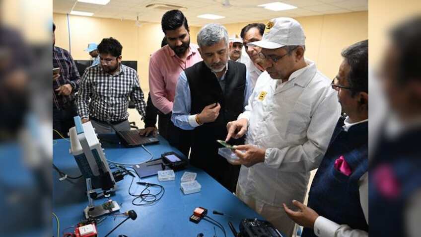 मेक इन इंडिया को नई उड़ान: नोएडा में शुरू हुई देश की पहली टेम्पर्ड ग्लास यूनिट, 25 लाख लोगों को मिलेगा रोजगार