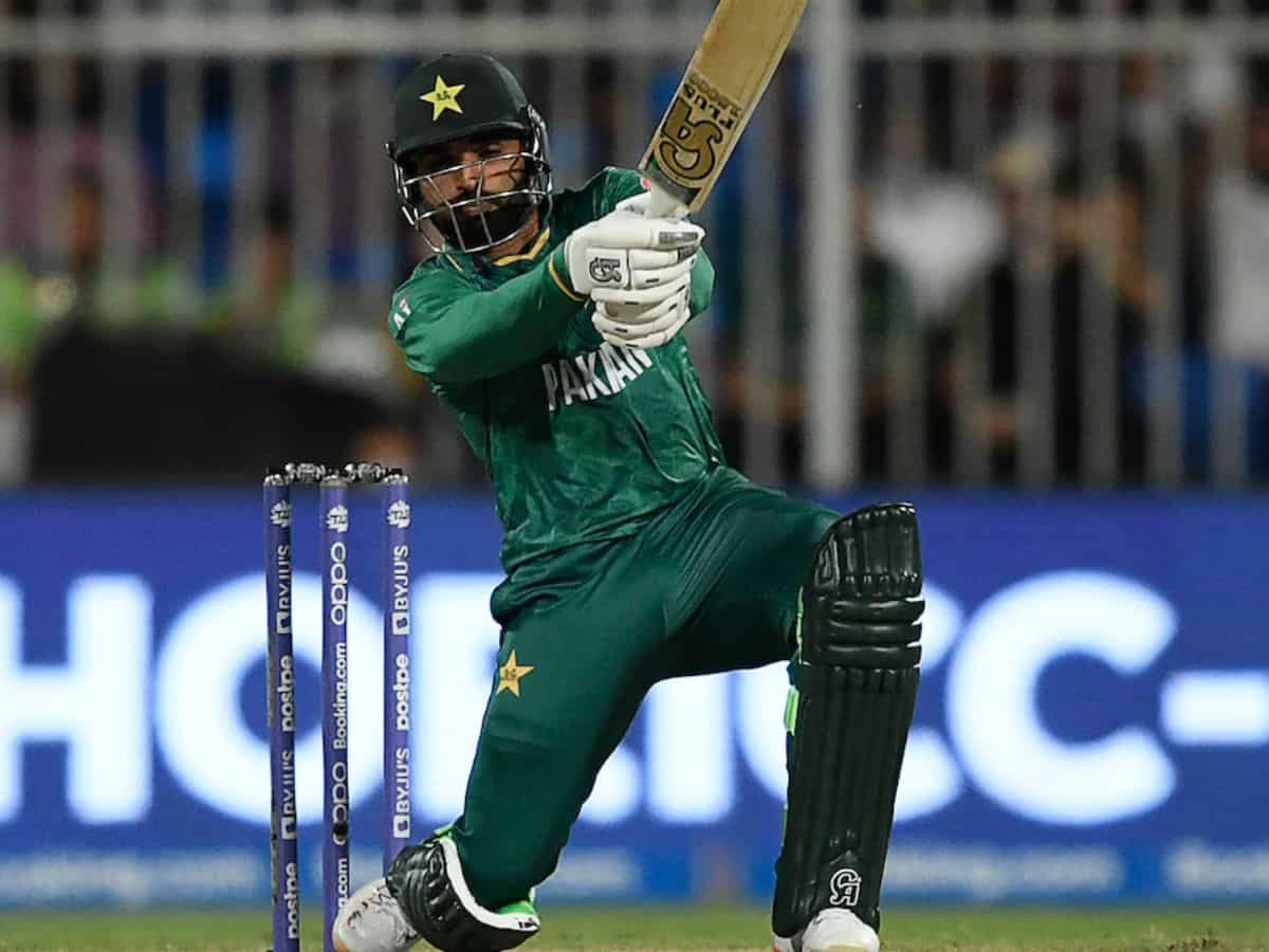 एशिया कप से पहले पाकिस्तान को बड़ा झटका! इस खिलाड़ी ने अंतरराष्ट्रीय क्रिकेट को कहा अलविदा