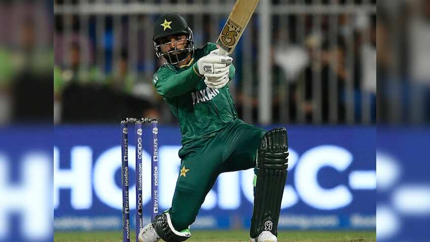 एशिया कप से पहले पाकिस्तान को बड़ा झटका! इस खिलाड़ी ने अंतरराष्ट्रीय क्रिकेट को कहा अलविदा