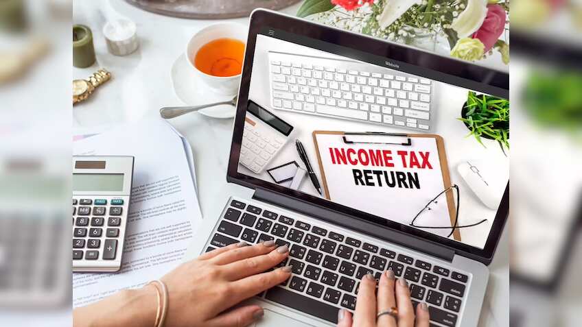 ITR Filing से पहले ही कैसे जानें कितना लग रहा है Tax, स्टेप-बाई-स्टेप जानिए ये आसान सी प्रोसेस