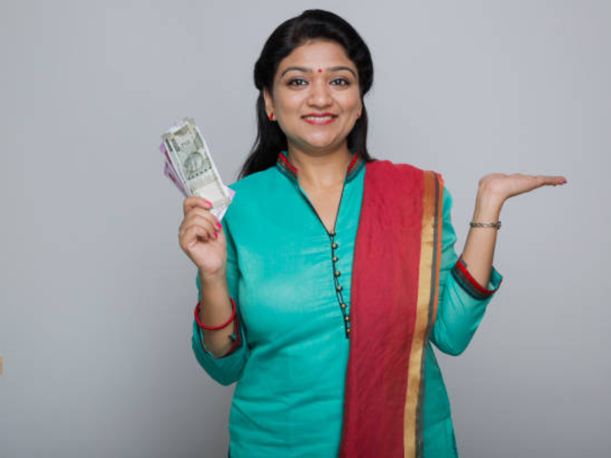 नौकरी की टेंशन खत्म! ₹4 लाख एक बार जमा करो, 1 करोड़ के बनेंगे मालिक! कंपाउंडिंग की ताकत का ये रहा पूरा गणित