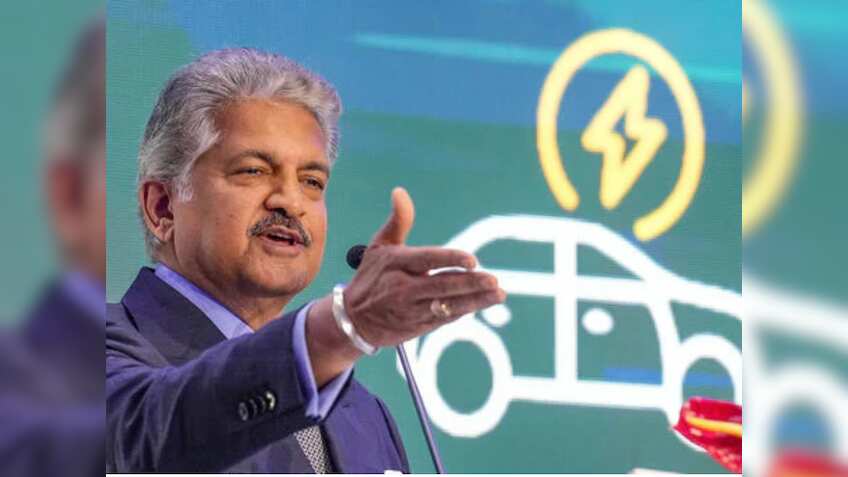 कार और बाइक तो हो गए सस्ते, लेकिन Anand Mahindra ने कर दी एक और मांग...