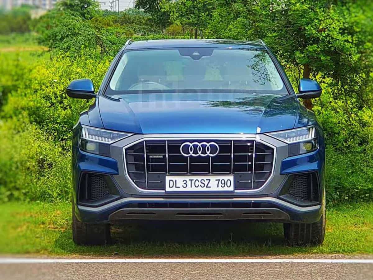 GST घटने के बाद कितनी सस्ती हो गई Audi की कार, Photos में देखें अलग-अलग मॉडल के नए प्राइस