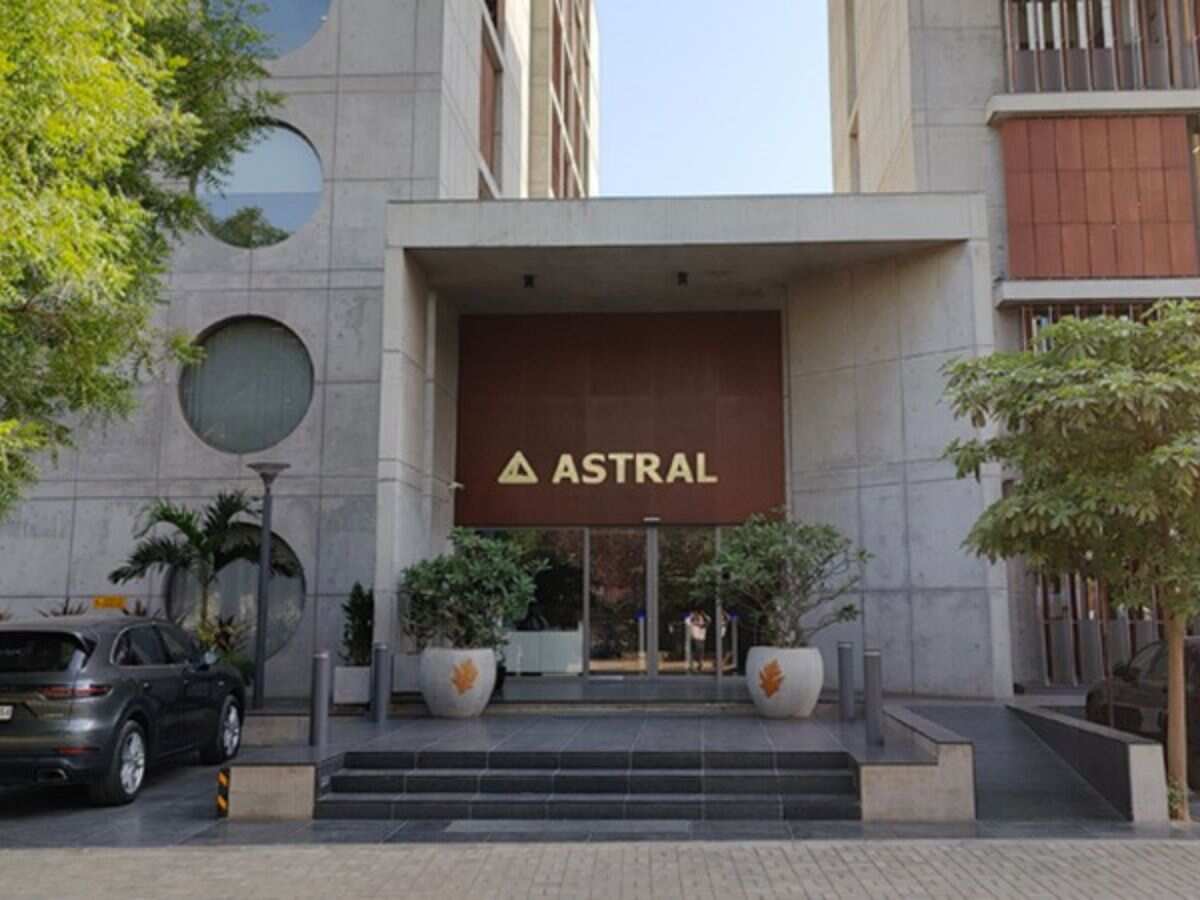 4. एस्ट्रल लिमिटेड शेयर में करें खरीदारी