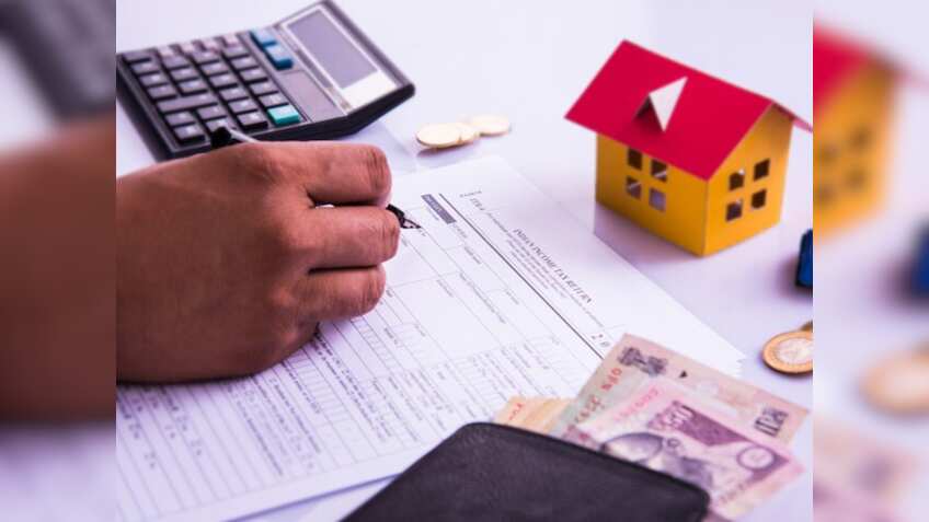 HDFC बैंक ने घटाईं ब्याज दर- ₹25 लाख का है लोन, 3 साल भर चुके हैं तो अब EMI पर कैसे बचेंगे ₹13,800? जानें पूरा कैलकुलेशन