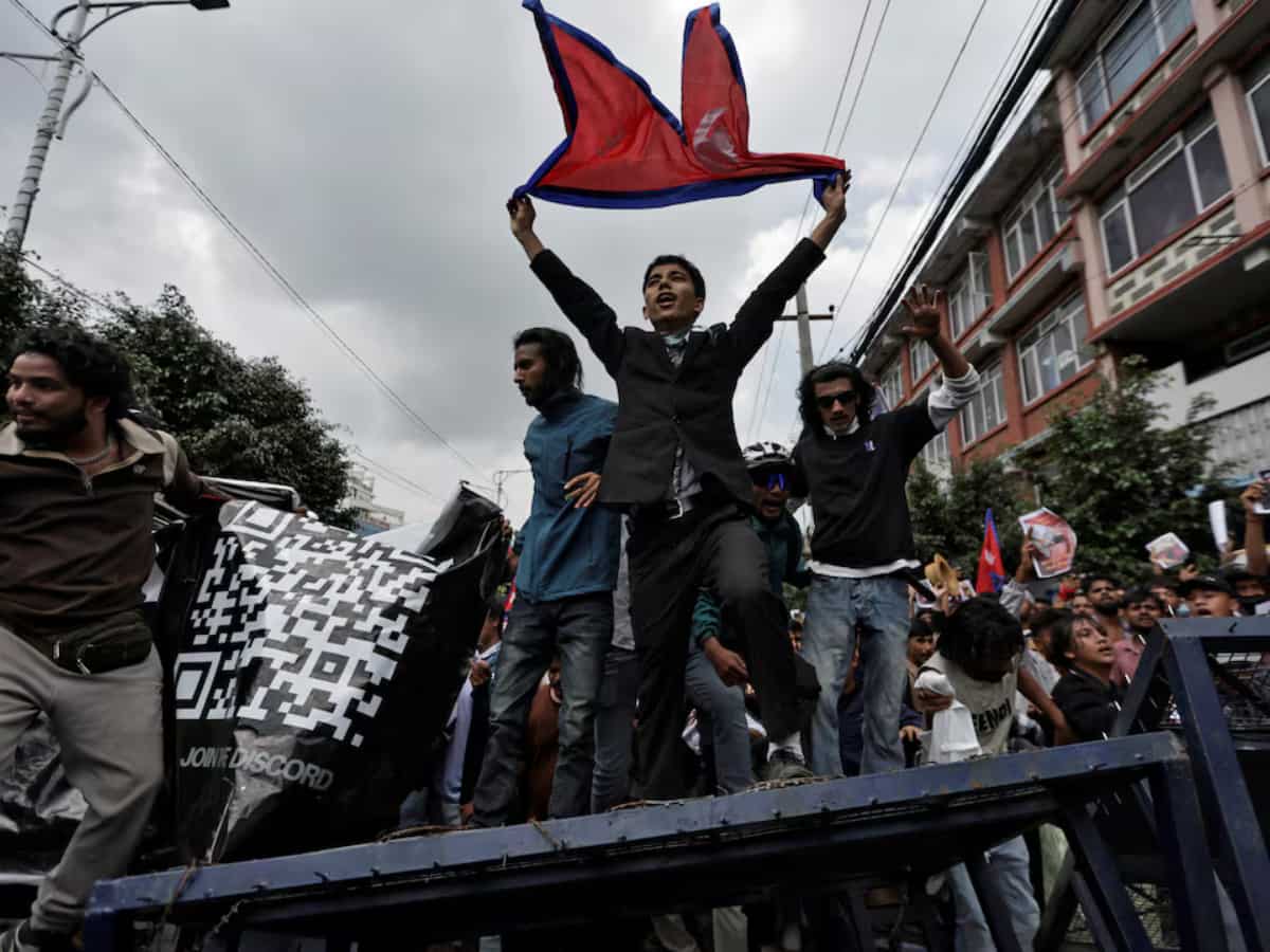 Nepal Protest: बंद हुआ काठमांडू एयरपोर्ट! Air India, IndiGo सहित नेपाल जाने वाली सभी उड़ानें हुईं कैंसिल