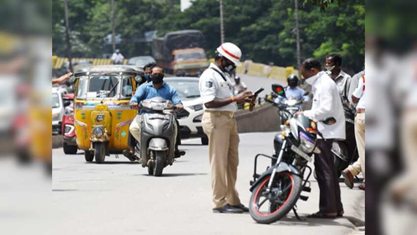 बाइक-कार पर कट गया है हजारों का Challan? मिल रहा है सस्ते में निपटाने का मौका, चूक गए तो करना होगा पूरा भुगतान!