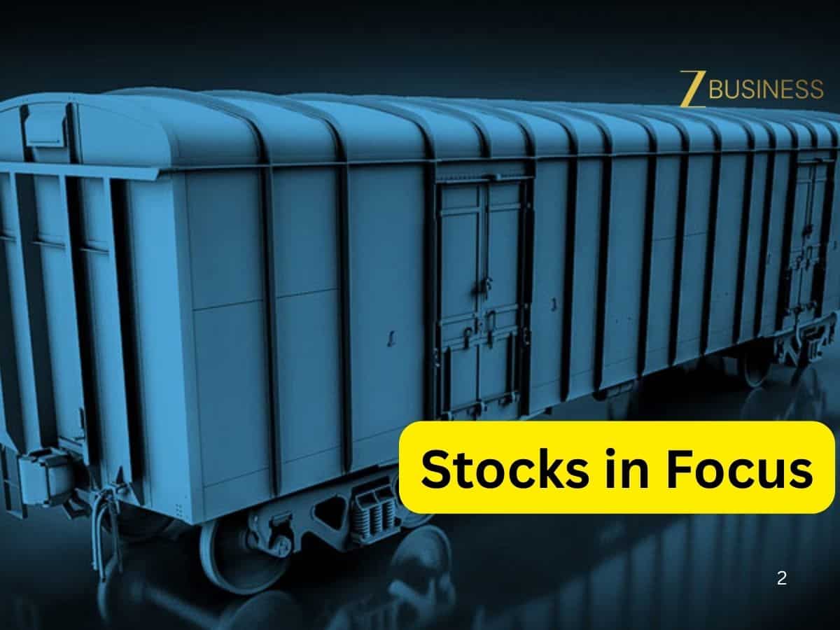 ऑर्डर के दम पर 7% भागा ये Railway Stock, अपने हाई से 55% नीचे कर रहा ट्रेड