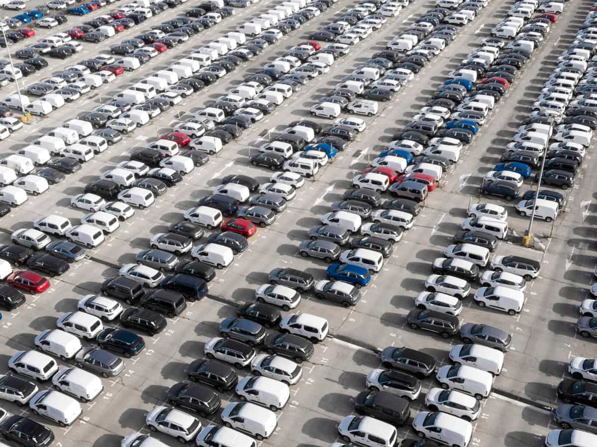 भारत में काम बंद कर भागने वाली ऑटो कंपनियों पर लगेगी लगाम! सरकार बना रही नया नियम