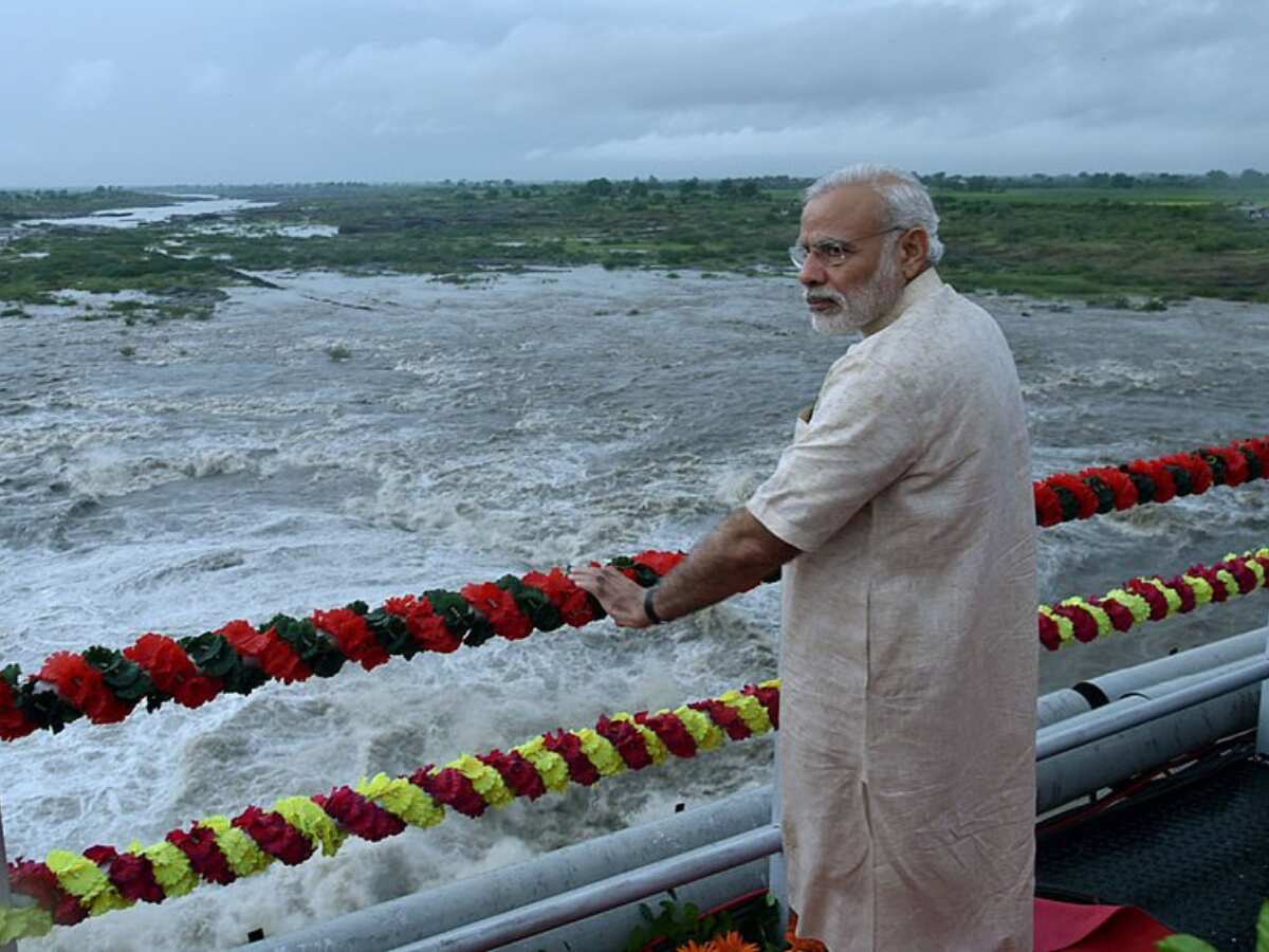 2017 - वडनगर में मेडिकल कॉलेज और अस्पताल का उद्घाटन