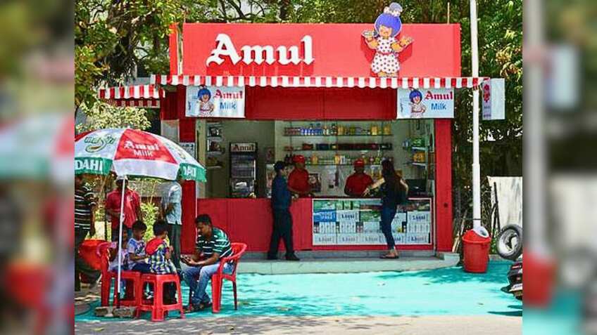Business Idea: सिर्फ ₹2 लाख का निवेश और हर महीने होगी ₹10 लाख तक की कमाई! एक बार AMUL के साथ कर लो ये काम