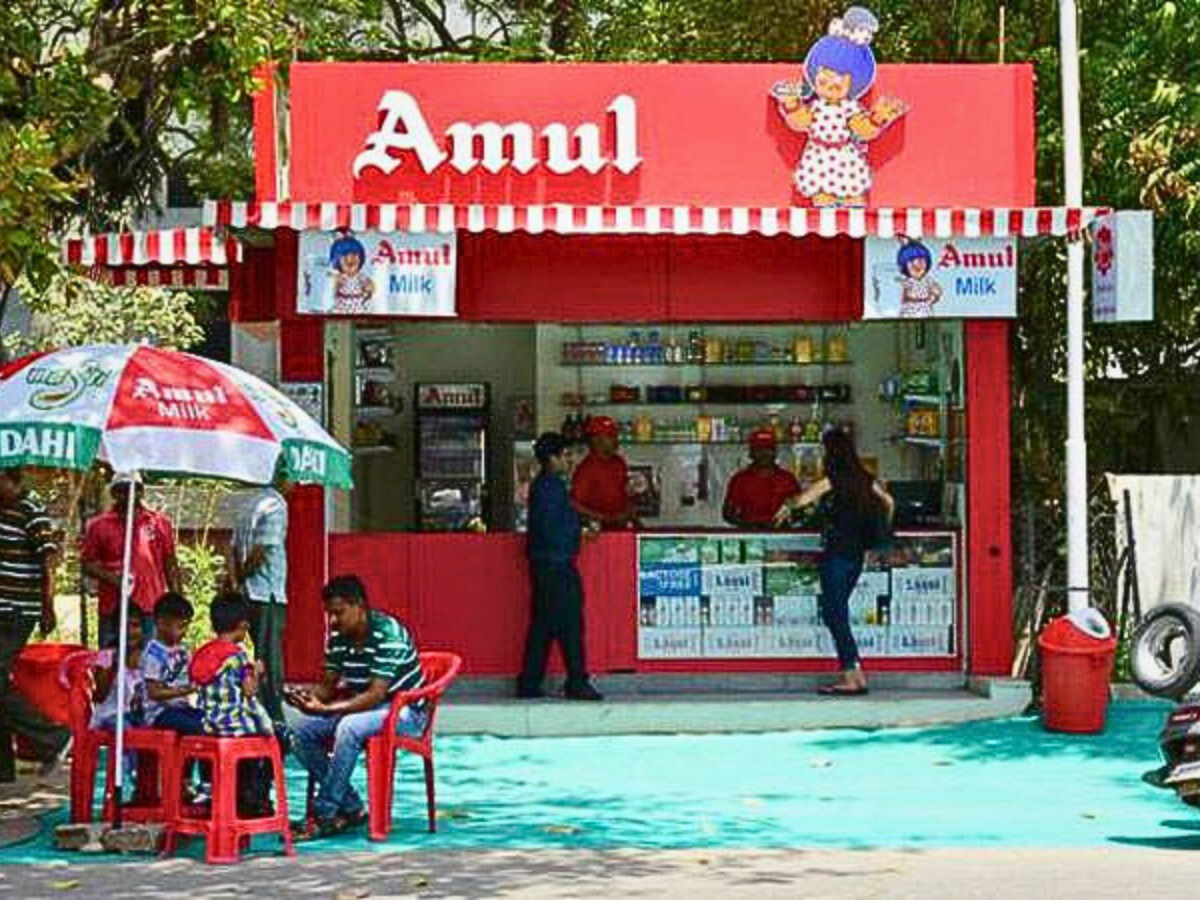 Business Idea: सिर्फ ₹2 लाख का निवेश और हर महीने होगी ₹10 लाख तक की कमाई! एक बार AMUL के साथ कर लो ये काम