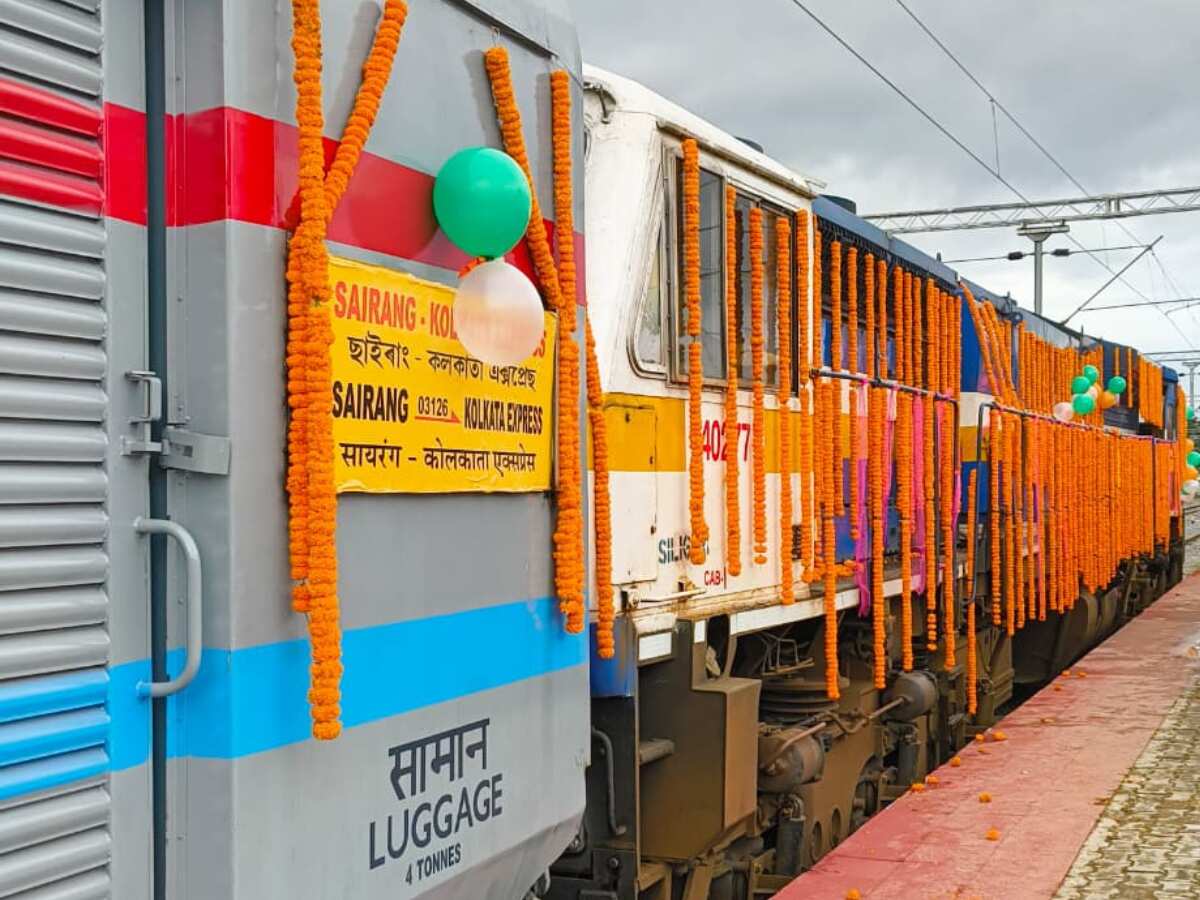 पहली बार रेल नेटवर्क से जुड़ा मिजोरम! पीएम मोदी ने 3 ट्रेनों को दिखाई हरी  झंडी, दिल्ली तक होगा डायरेक्ट कनेक्शन | बिज़नेस न्यूज़, हिन्दी ...