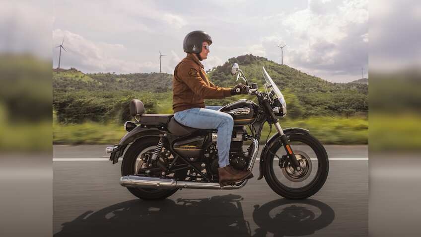 ₹2 लाख से भी कम शुरुआती कीमत, 2025 Royal Enfield Meteor 350 लॉन्च, GST का फायदा, जानें फीचर्स