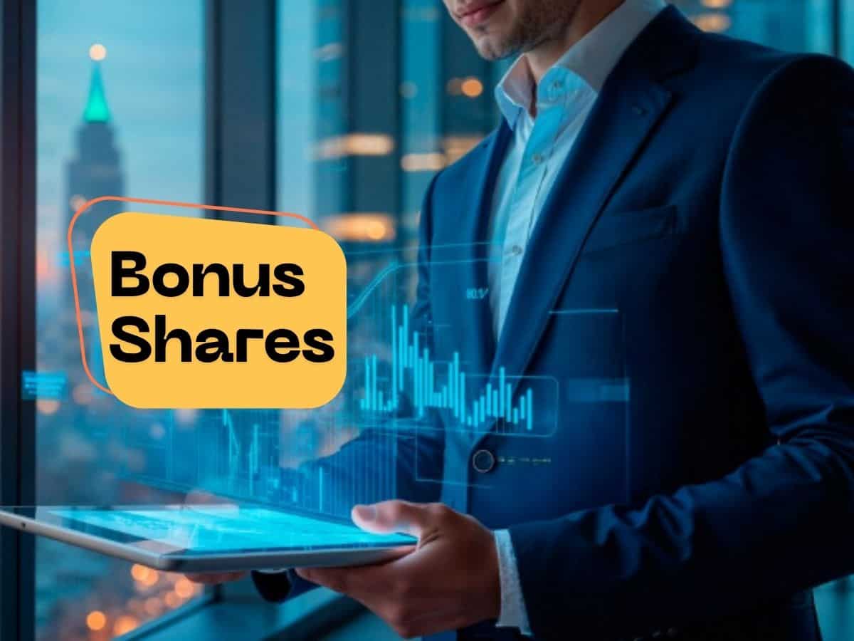 Godfrey Phillips Bonus Shares: इन निवेशकों को मिल रहे हैं FREE शेयर, एक्स-डेट पर 9% दौड़ गया ये मल्टीबैगर स्टॉक