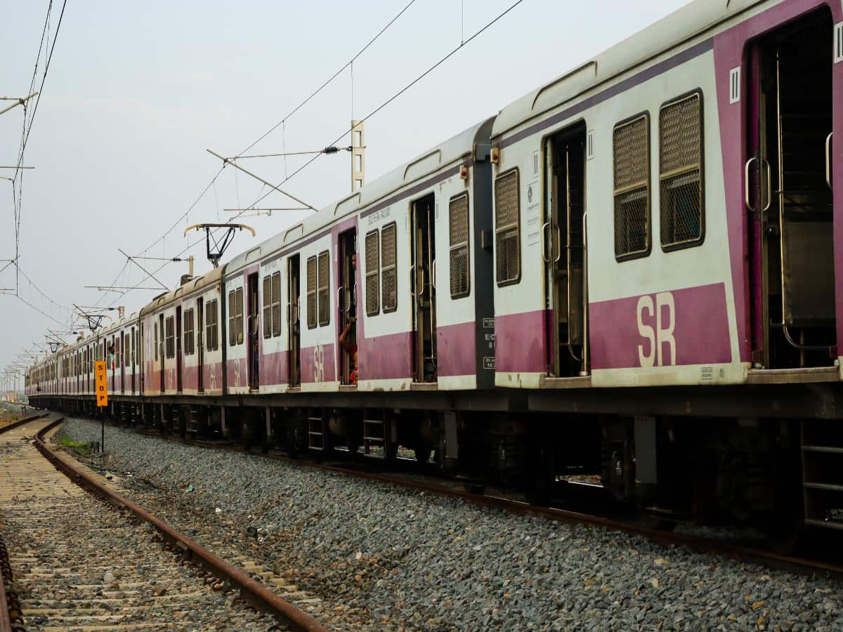 आपके IRCTC अकाउंट में लिंक है Aadhaar या नहीं? एक क्लिक में जानें लिंक करने का पूरा प्रोसेस