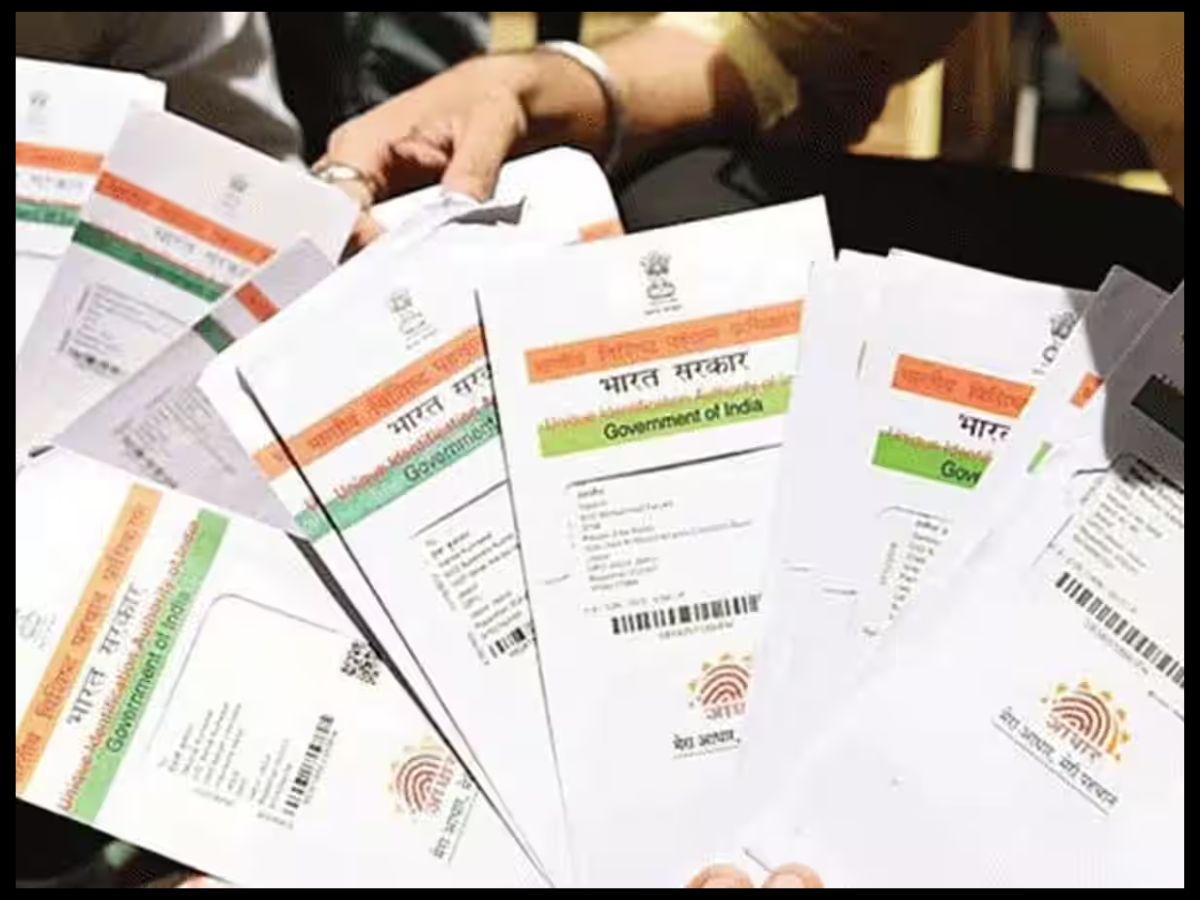 Aadhaar Card बनवाते समय मत करना ये गलती, वरना खानी पड़ सकती है जेल की हवा! समझ लीजिए UIDAI का ये नियम