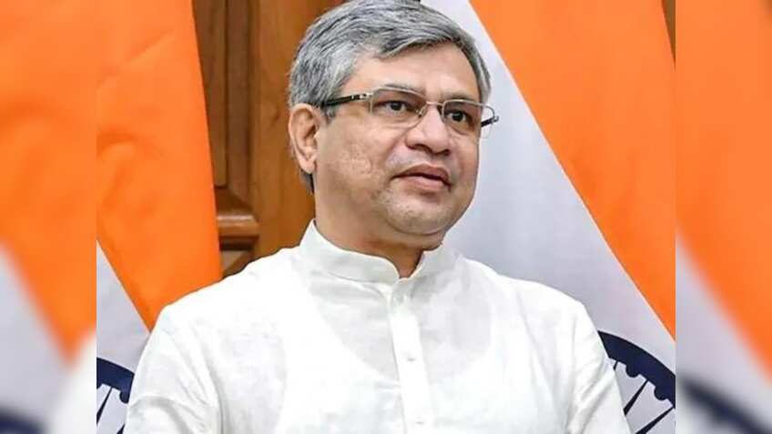 अमीरों की नहीं, आम आदमी की होगी बुलेट ट्रेन! लॉन्च से पहले ही रेल मंत्री ने किराए पर सुनाई बड़ी खुशखबरी