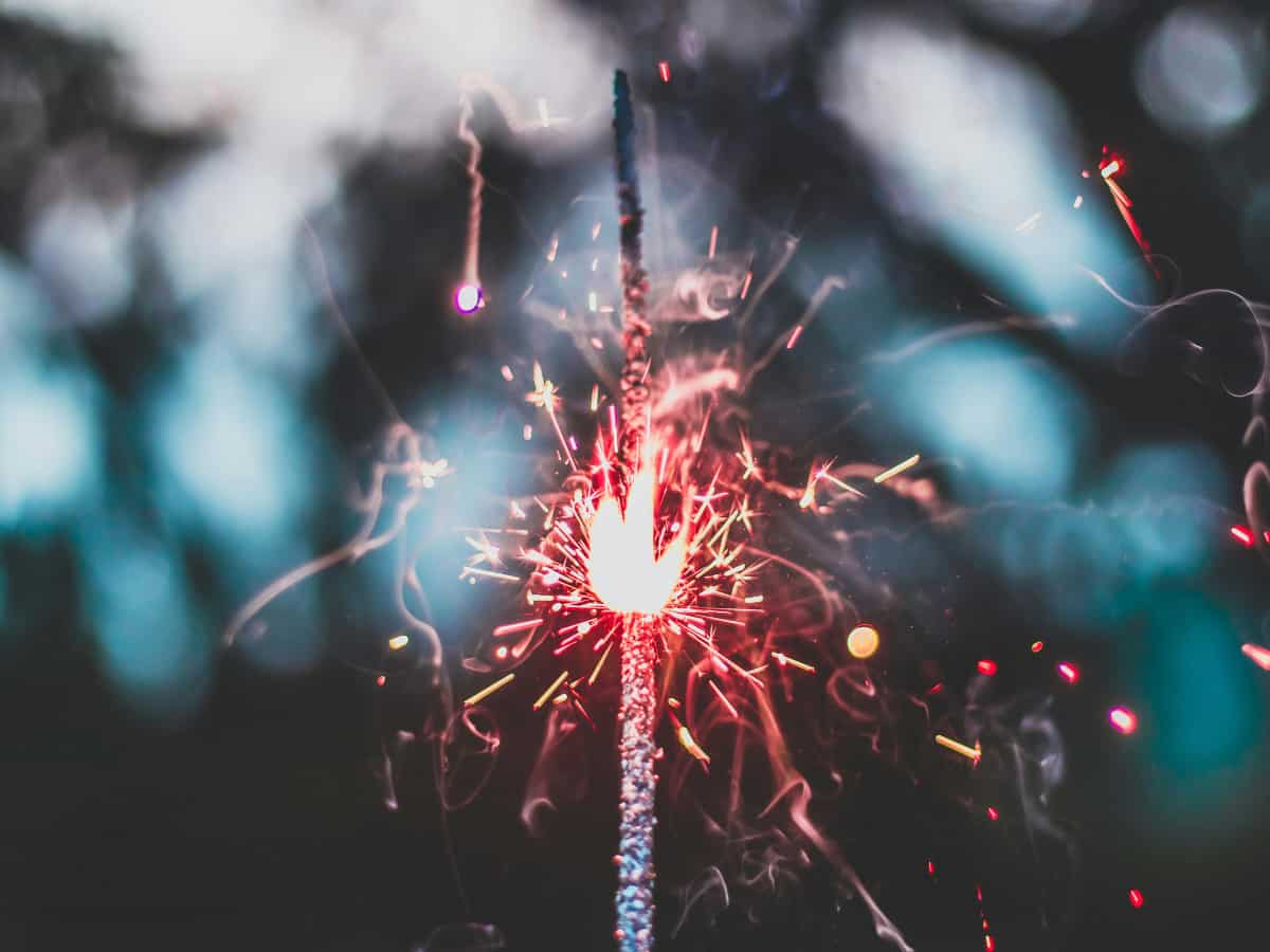 इस दिवाली सिर्फ ₹11 में मिलेगी पूरे परिवार की सुरक्षा! PhonePe दे रहा 25,000 रुपये तक का Firecracker Insurance