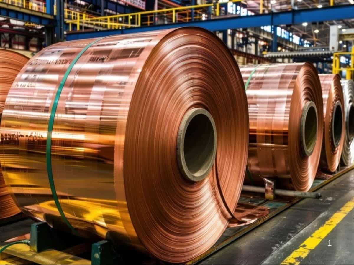 सप्लाई क्राइसिस का दिखेगा असर, कॉपर का भाव और चढ़ेगा; इस पीएसयू स्टॉक पर करें फोकस