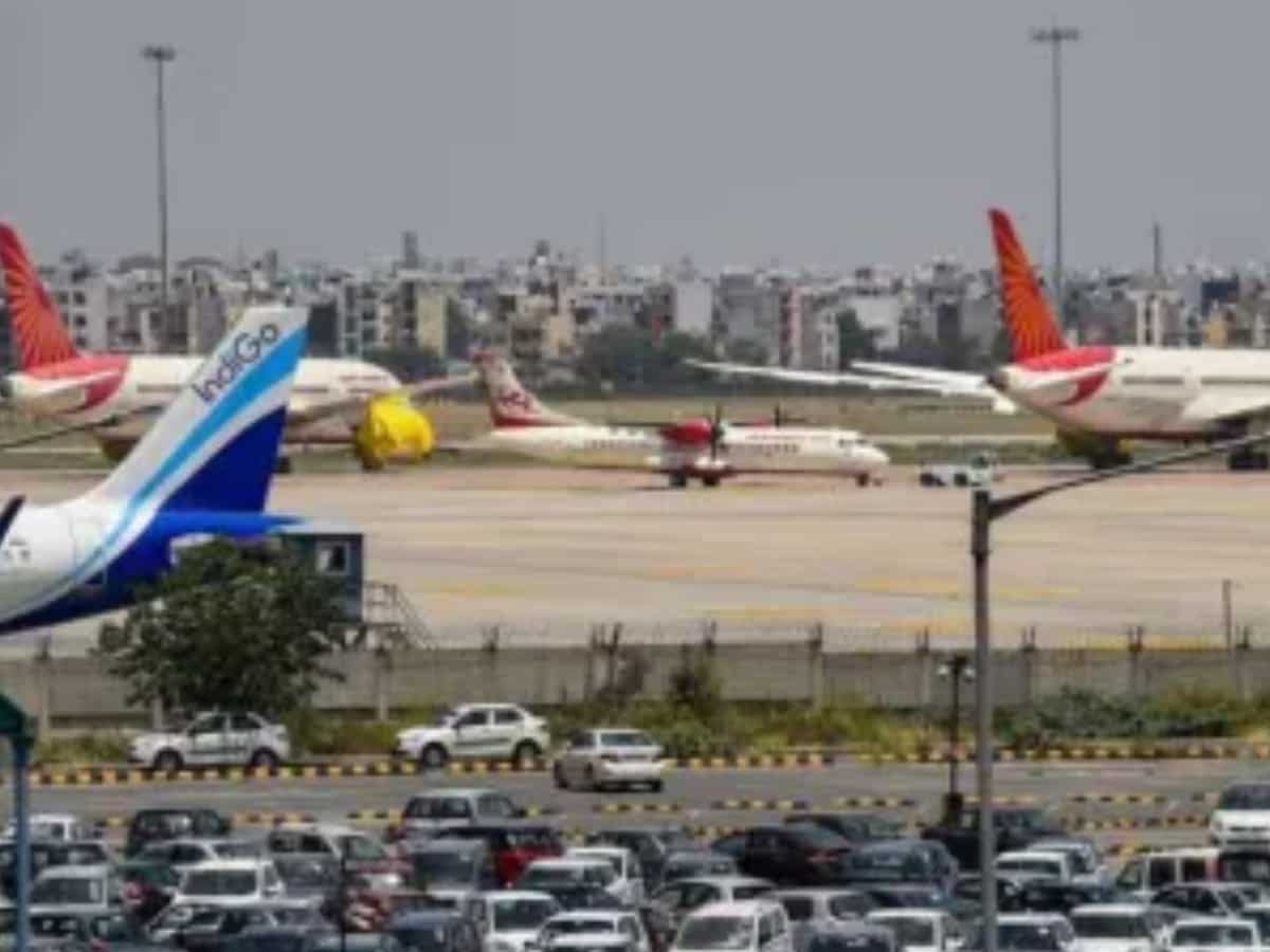 अगस्त में घरेलू हवाई यात्रियों की संख्या में मामूली बढ़त, चुनौतियों के बावजूद विमानन उद्योग का आउटलुक 'स्थिर': रिपोर्ट