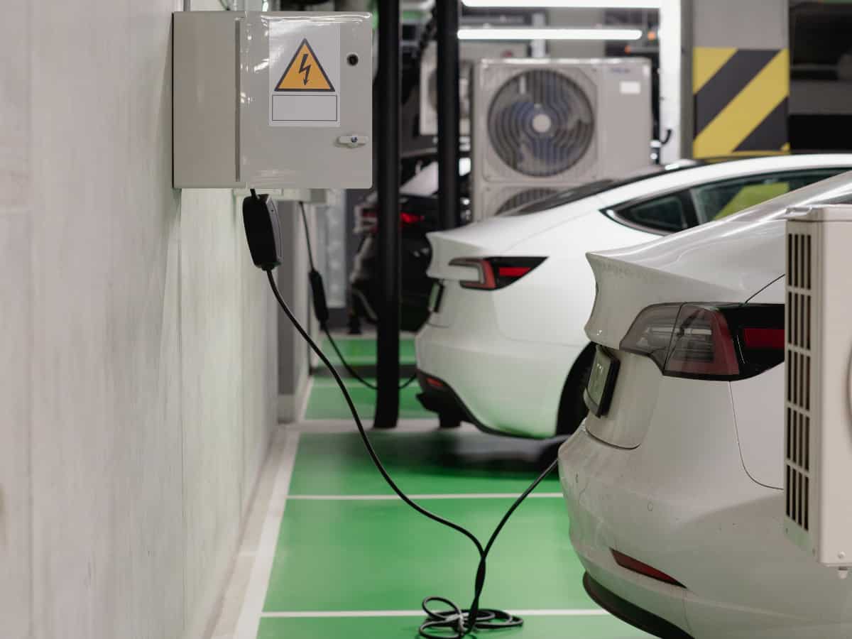 EV वालों की चिंता खत्म! ₹2,000 करोड़ के निवेश से तैयार होगा चार्जिंग इंफ्रा, इनको मिलेगी 100% तक सब्सिडी