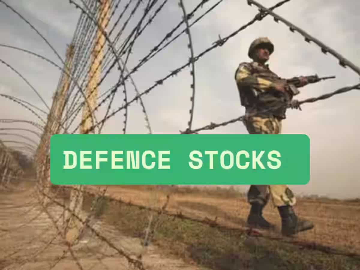 लगातार बिकवाली के बाद 52 हफ्ते के निचले स्तर के पास ये स्मॉलकैप Defence Stock, हाथ लगा ₹50 करोड़ का ऑर्डर