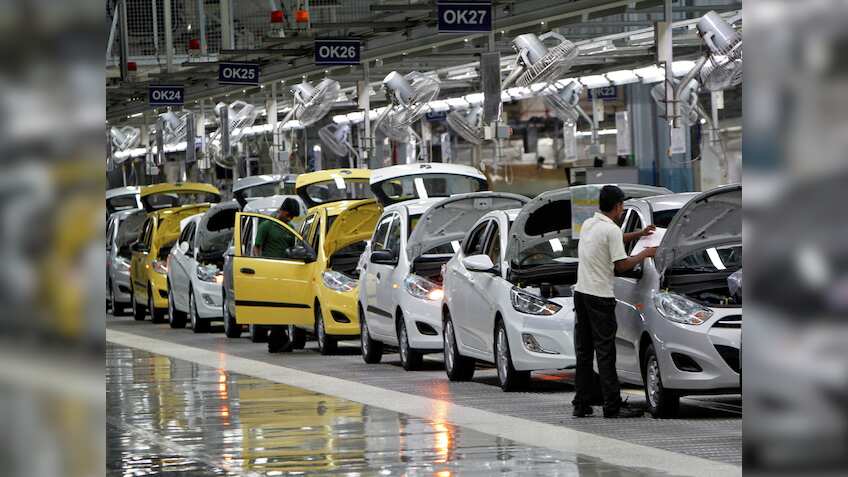 Mahindra-Toyota की बिक्री में जबरदस्त उछाल, फेस्टिव सीजन और GST सुधारों ने बढ़ाई गाड़ियों की मांग