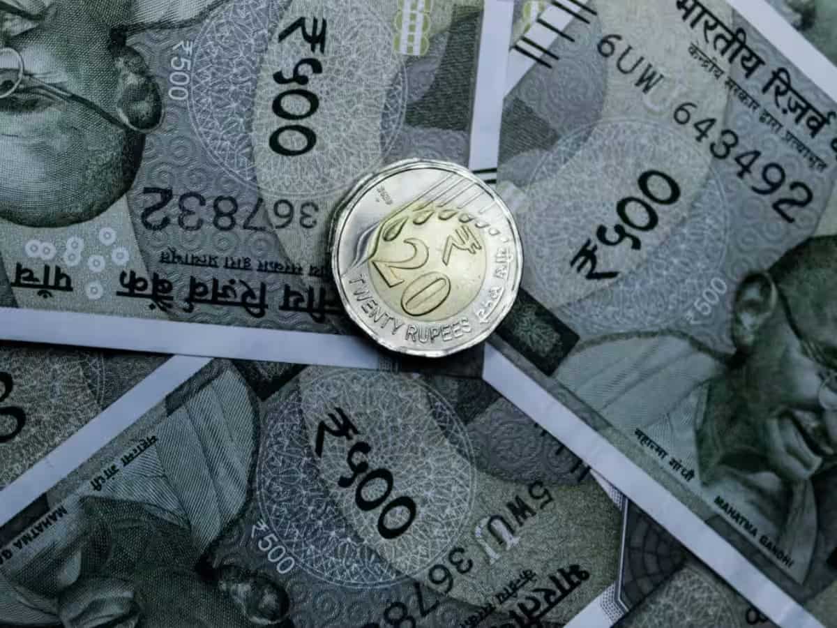 DA Hike: दिवाली से पहले ही केंद्रीय कर्मचारियों को मोदी सरकार का तोहफा, 3% बढ़ाया डीए, जानिए कितनी बढ़ी सैलरी