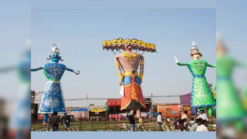 Dussehra 2025: Delhi-NCR की वो जगहें जहां दशहरे पर दूर-दूर से रावण दहन देखने आते हैं लोग!