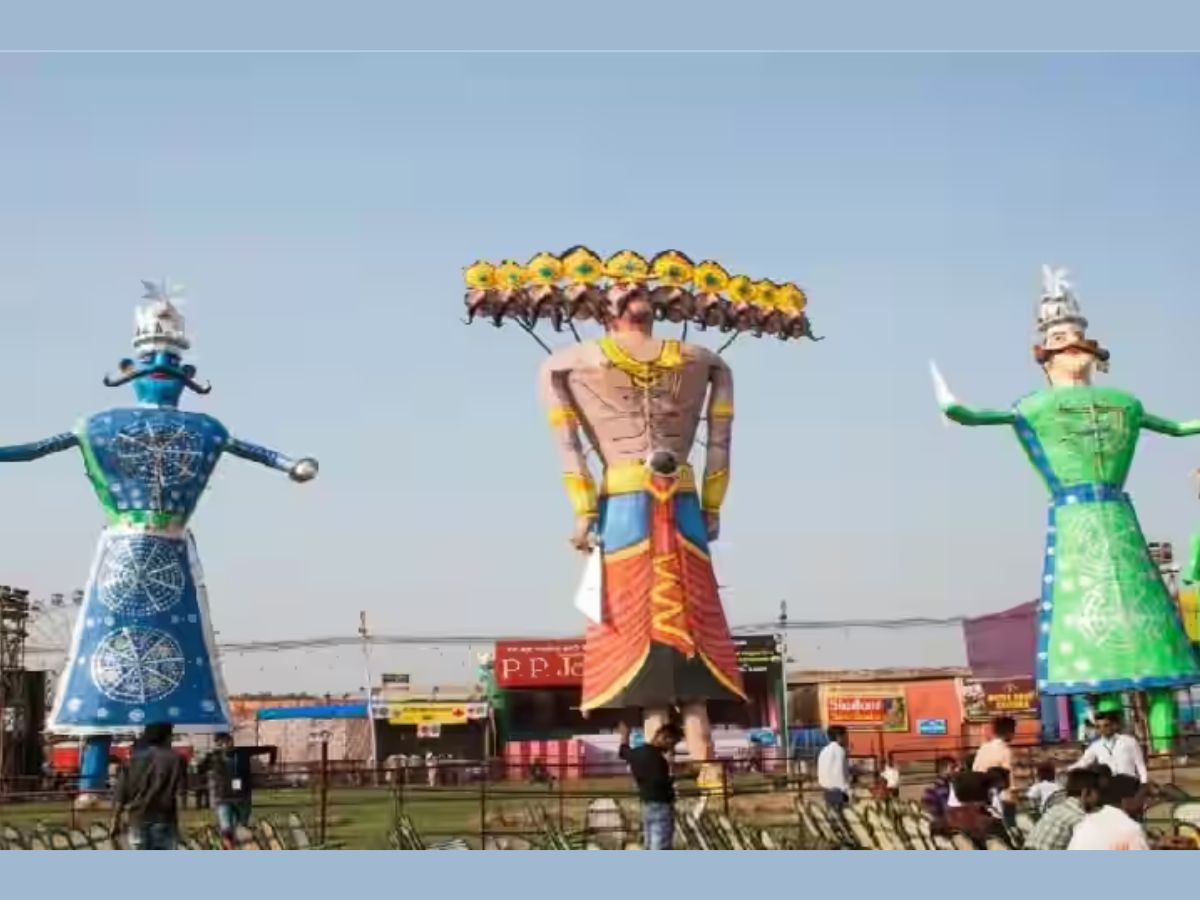 Dussehra 2025: Delhi-NCR की वो जगहें जहां दशहरे पर दूर-दूर से रावण दहन देखने आते हैं लोग!