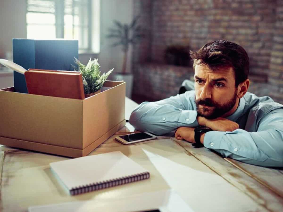 अगर नौकरी चली जाए तो कैसे मैनेज करेंगे लोन की EMI? नोट कर लीजिए ये 5 स्मार्ट तरीके, बुरे वक्‍त में काम आएंगे!