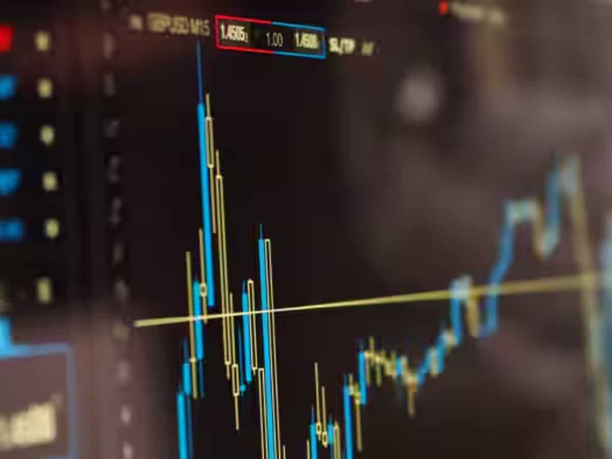 Myth 2: मार्केट ऊपर जा रहा है तो SIP बंद कर दो