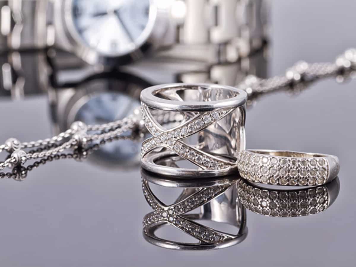 दुनिया में सबसे ज्यादा चांदी किन देशों के पास है