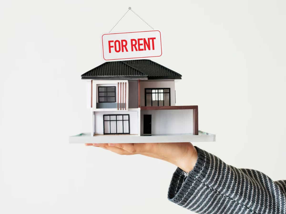 1. पुलिस वेरिफिकेशन जरूर करवाएं